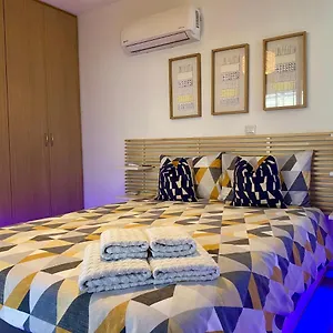 https://fat-cow-apartment-103.hotelsatayianapa.com