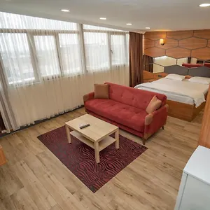216 Hill Hotel